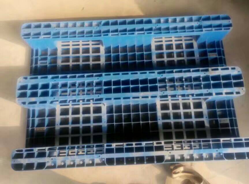 塑料托盤生產(chǎn)尺寸縮小問題解決方案